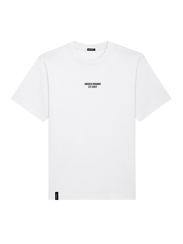 Hvid T-shirt med Hooded Organic-logo set forfra – 100% økologisk bomuld og loose fit
